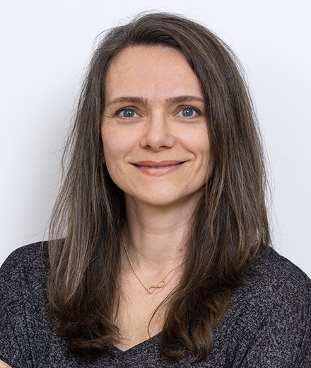 Dr. Nora Wickelmaier