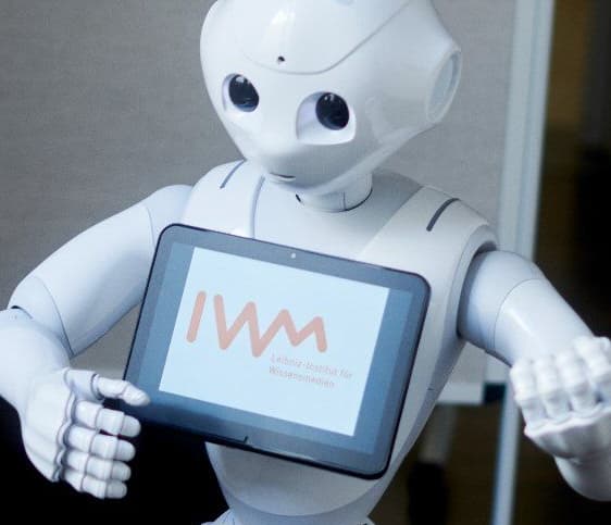 Pepper, der Roboter des IWMs