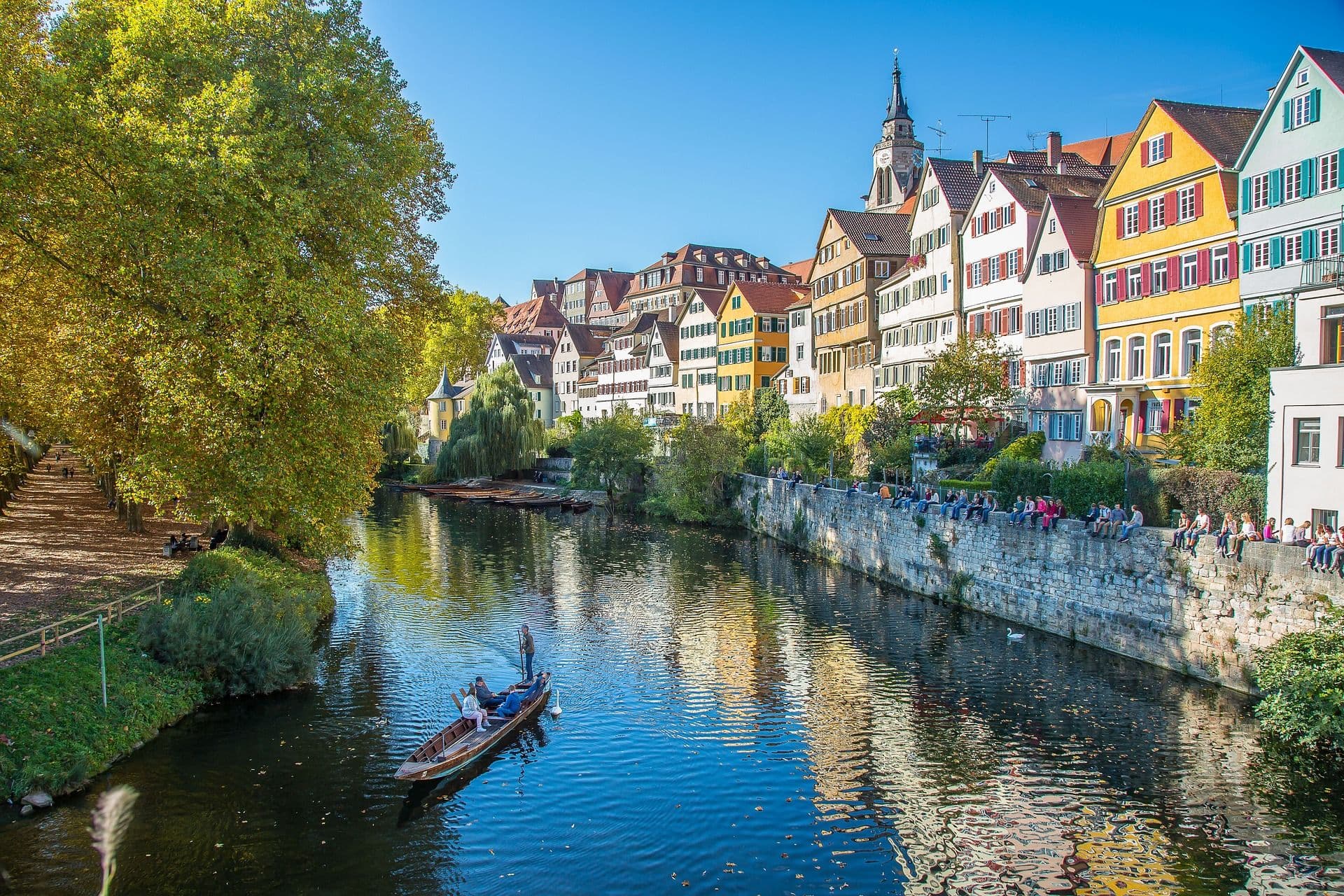 Eine bunte Häuserfront in Tübingen
